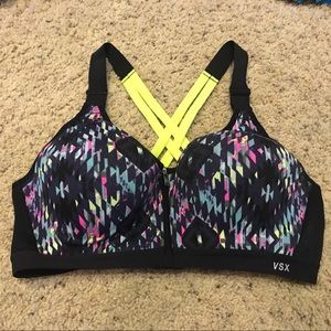 Victoria Secret VSX front zip sports bra 38C